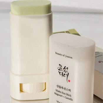 [Beauty of Joseon] Matte Sun Stick : Mugwort + Camelia 18g SPF50+ PA++++