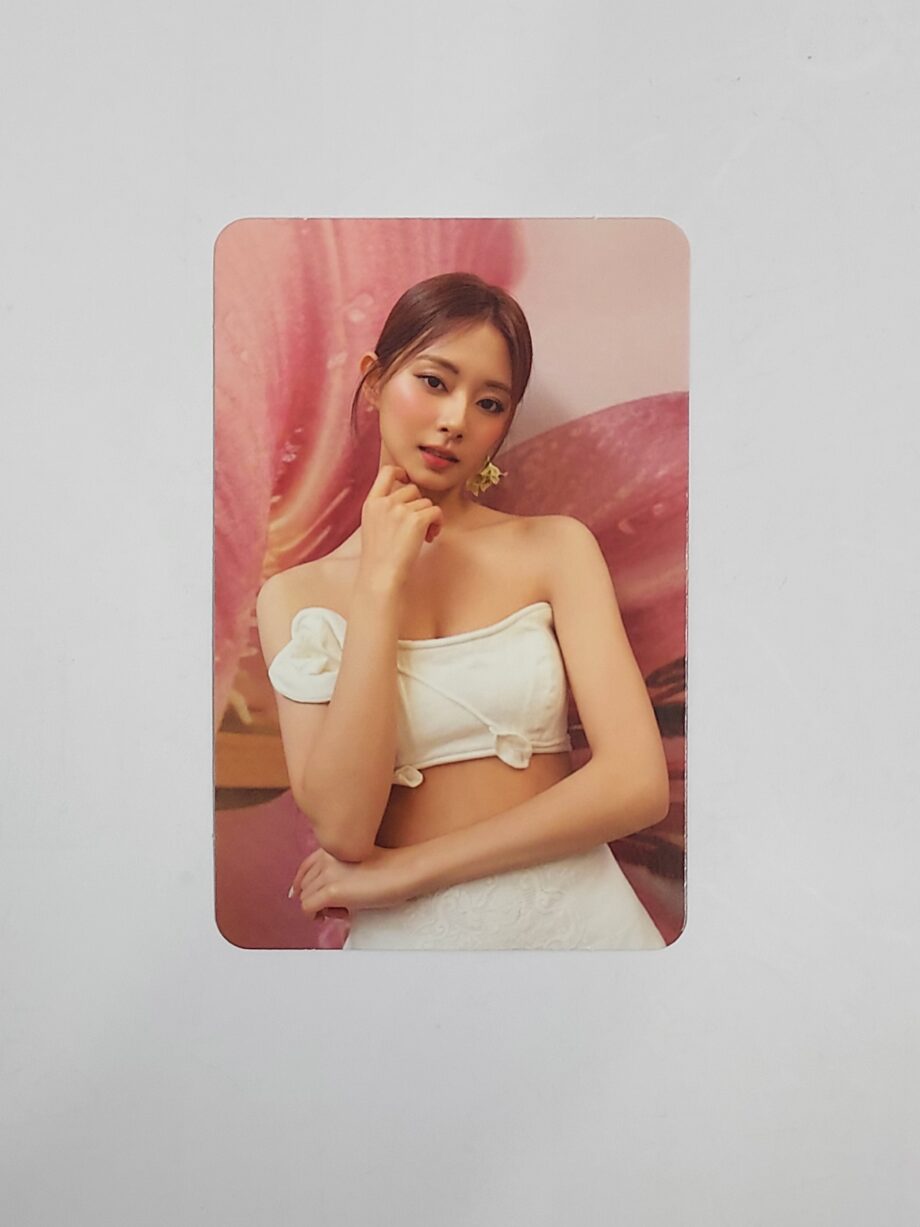 (POB) TZUYU (TWICE) - 1ST MINI ALBUM [abouTZU]