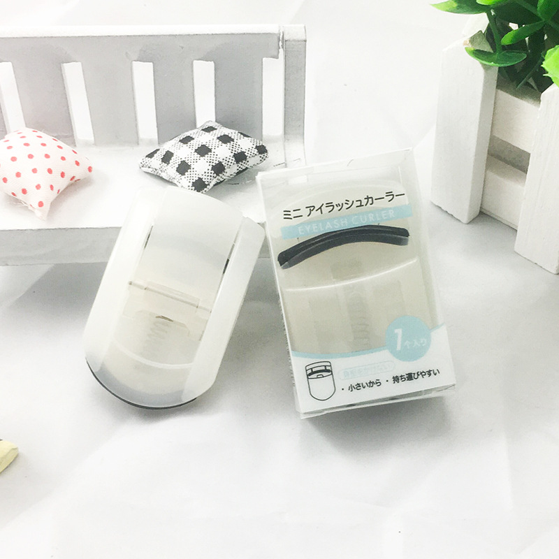 Mini Portable Eyelash Curler